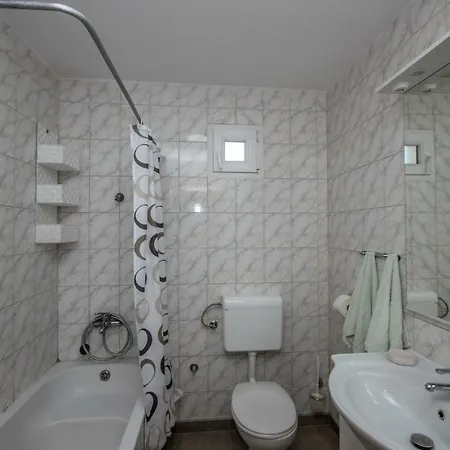 Ivan Apartman *