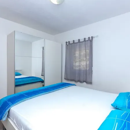 شقة Ivan تروغير