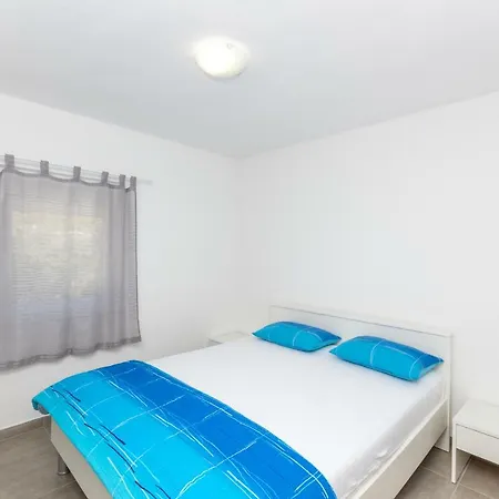 Ivan Apartman *