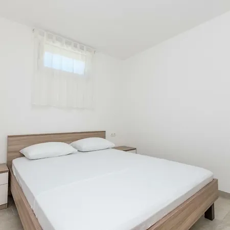 Ivan Apartment *
