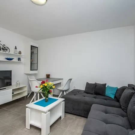 Ivan * Τρογκίρ