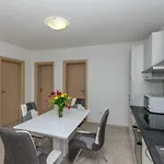 Apartment Ivan *